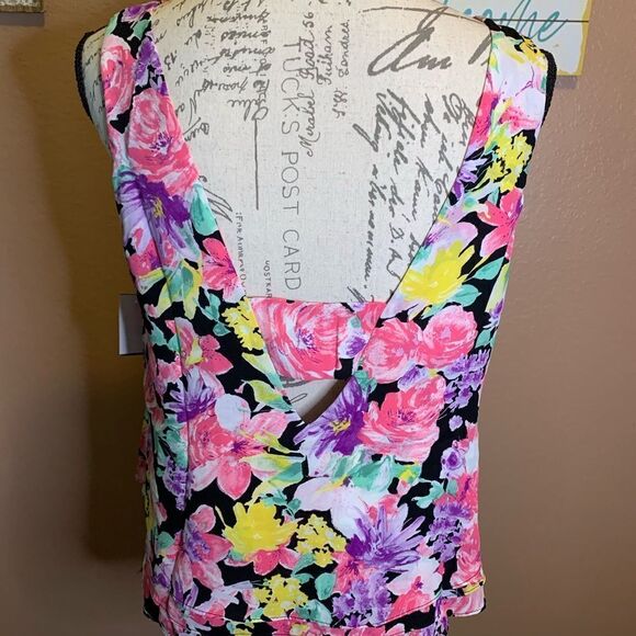 Leyden floral blouse  - Picture 2 of 11